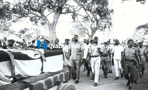 Idi Amin Dada escorted the Gun Carriage currying the Late Kabaka Mutesa II on foot from Bamunanika all the way to Kasubi Tombs 1971 where he Lay the First President of Uganda with Full Honours.And yes, nobody was killed as we saw recently after the kasubi tombs fire